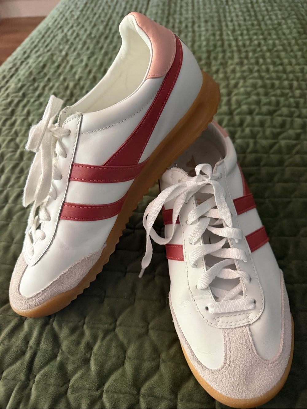 Gola Torpedo Leather Sneakers off-white leather red/cerise wingflash size 9